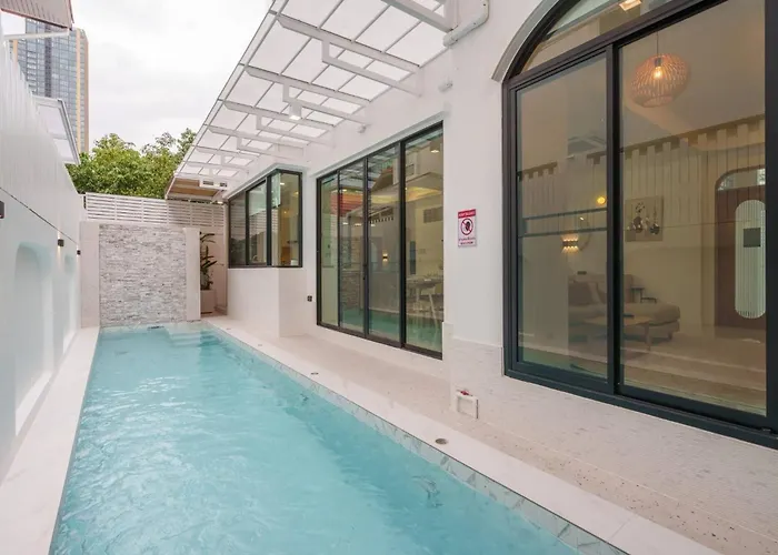 Villa Ayas Retreat - Muji Ekkamai Pool With 4 Bedrooms