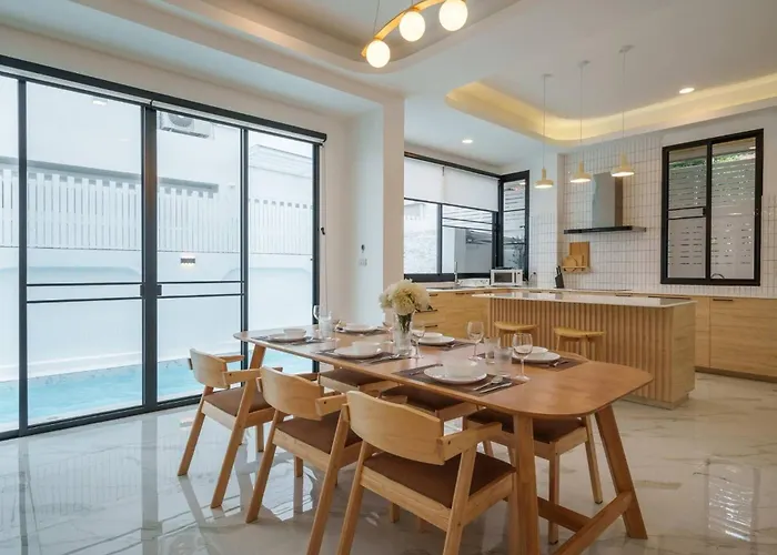 Villa Ayas Retreat - Muji Ekkamai Pool With 4 Bedrooms Bangkok