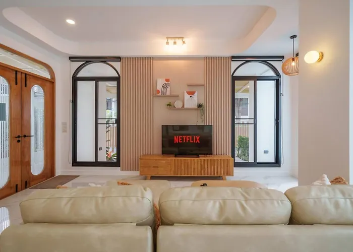 Villa Ayas Retreat - Muji Ekkamai Pool With 4 Bedrooms *
